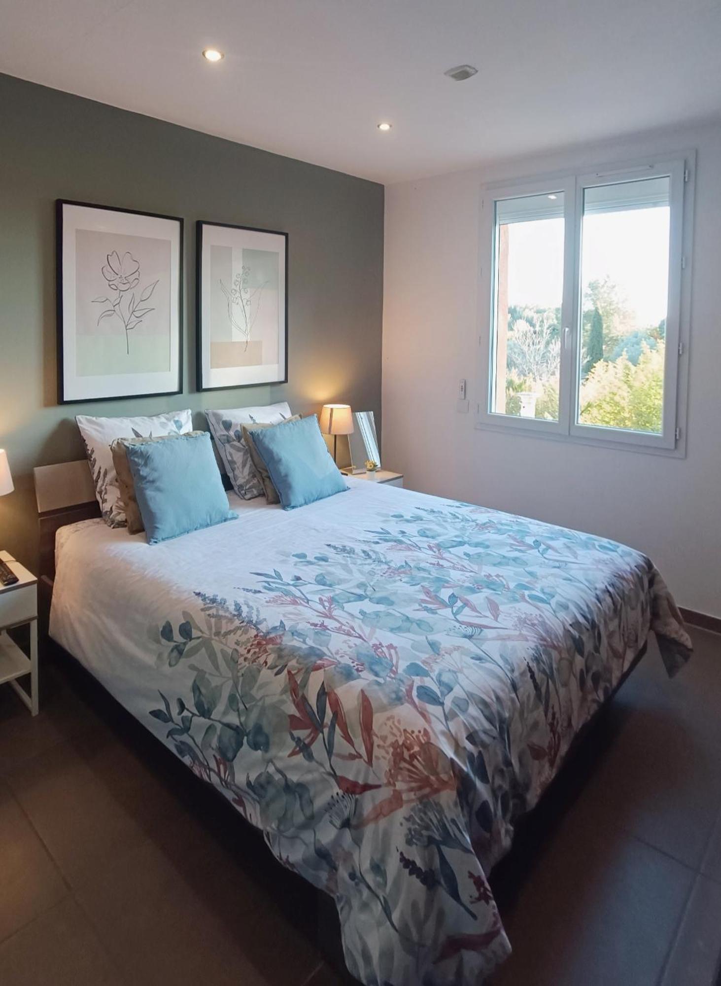 Appartement Pinede Man Yelle 滨海萨纳里 外观 照片
