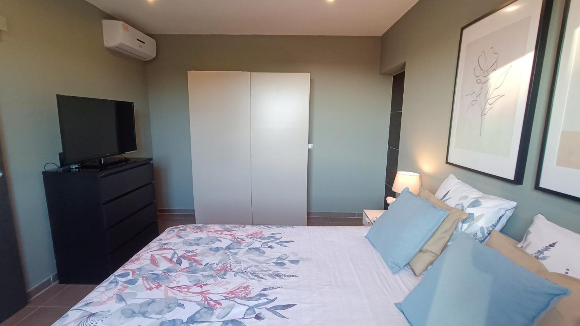 Appartement Pinede Man Yelle 滨海萨纳里 外观 照片